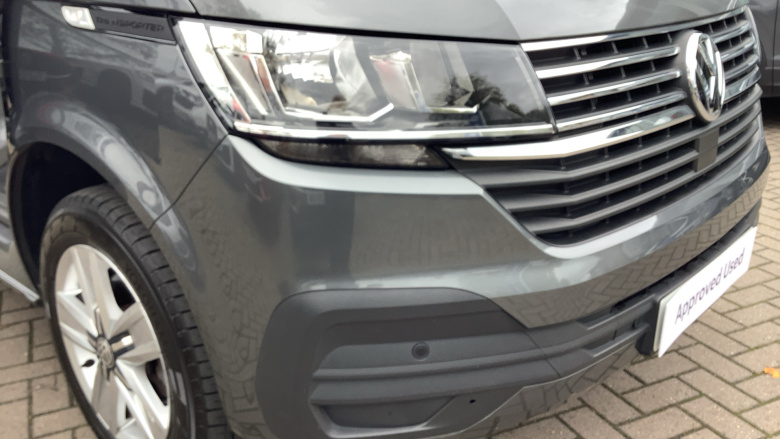 Volkswagen Transporter Shuttle T32 Swb Diesel 2.0 TDI 110PS SE Minibus